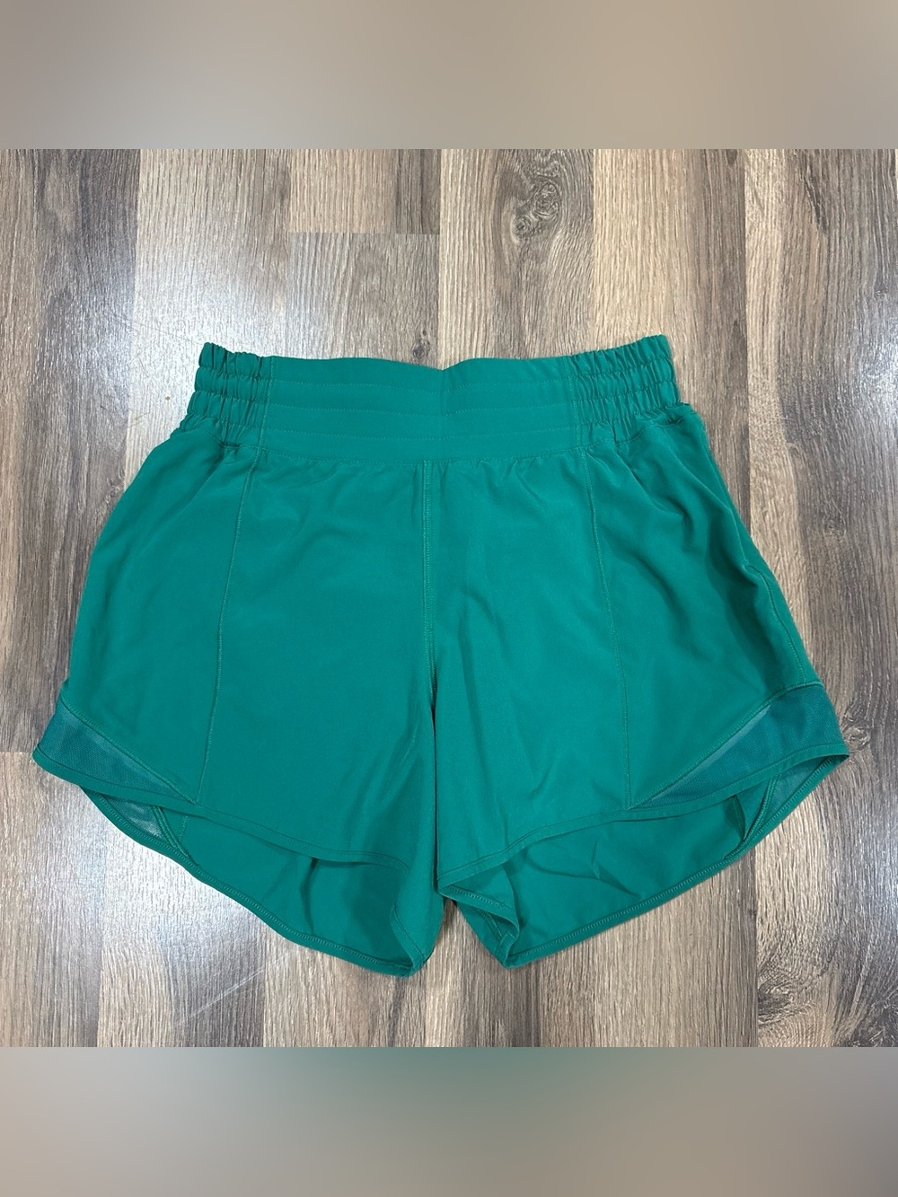 NWOT Lululemon Women's Emerald Green Athletic Shorts